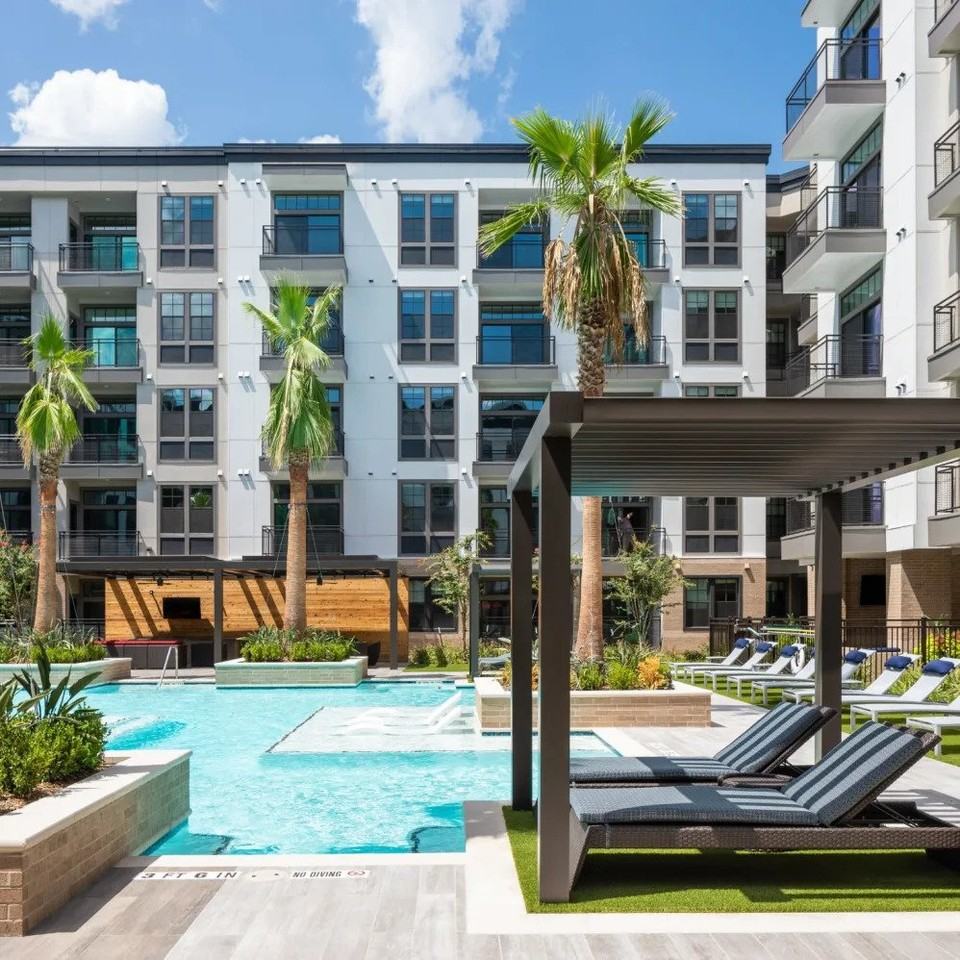 1217 Sawyer St #B6-33