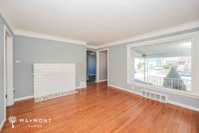 15804 Throckley Ave - Photo 7 of 14