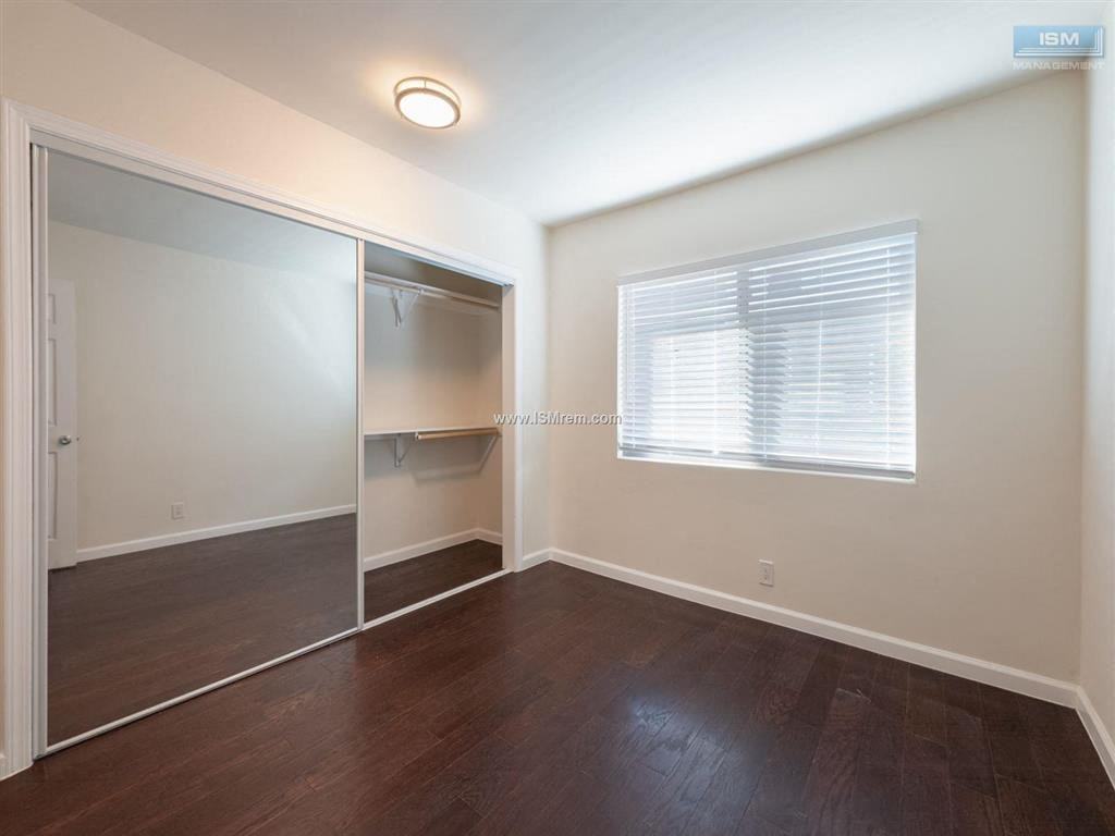 1222 W. 39th - Photo 4 of 21
