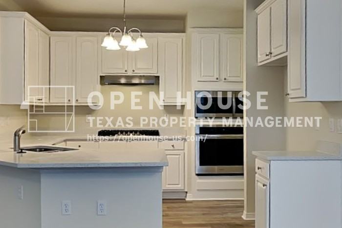 40 W Hillside Pl - Photo 6 of 26