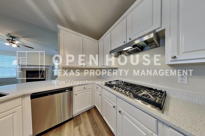 40 W Hillside Pl - Photo 7 of 26