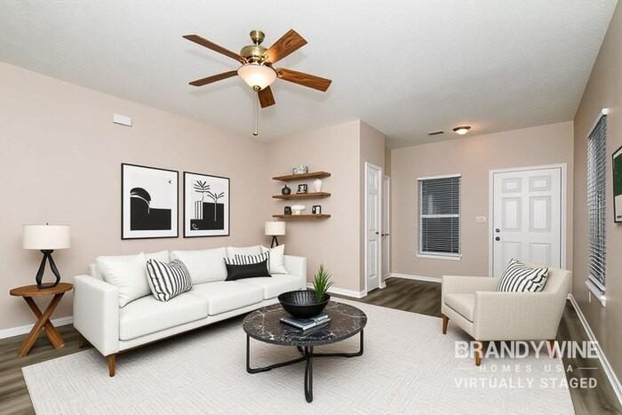 7215 Parklake Pl - Photo 4 of 20