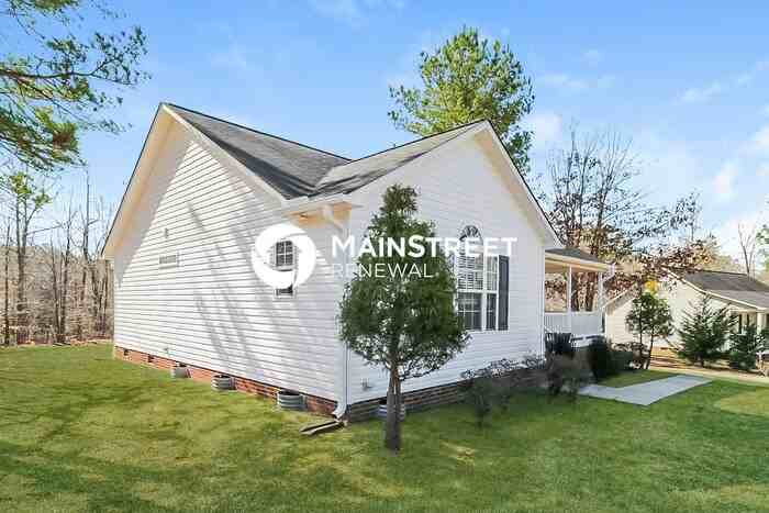 448 Sunray Dr - Photo 3 of 16