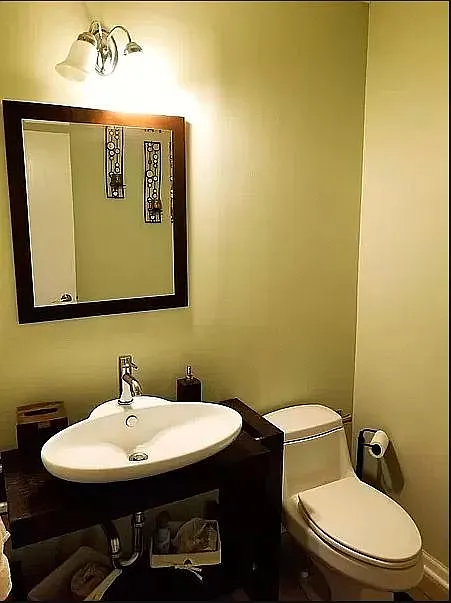 576 Declaration Ln #576 - Photo 3 of 28