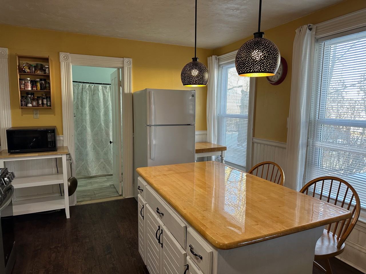 28 Thorndike St #1 - Photo 7 of 9