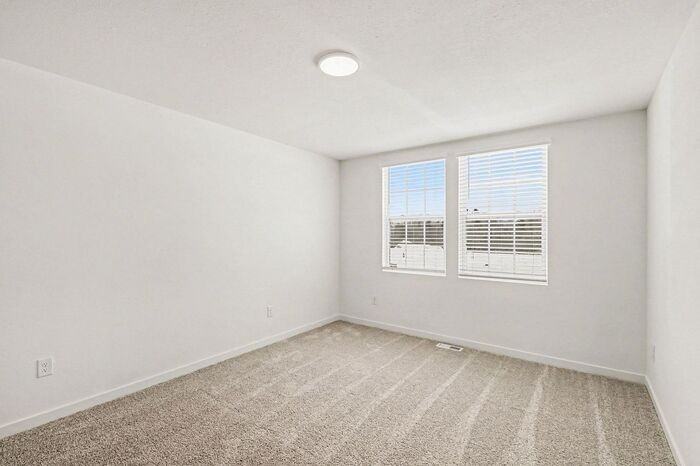 6143 Tigris Ave - Photo 5 of 19