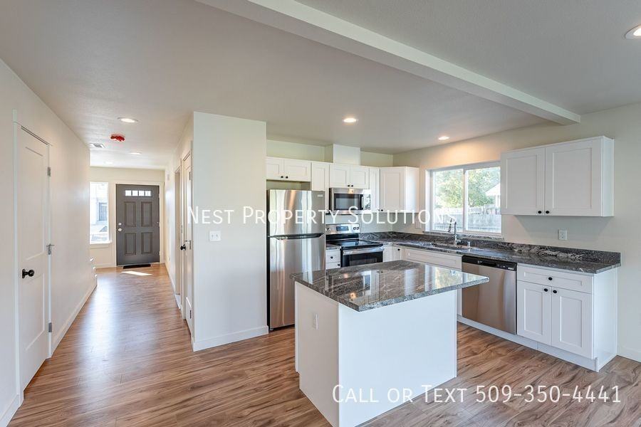 1070 S Grand Dr #A - Photo 3 of 50