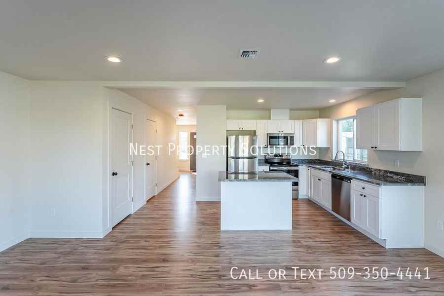 1070 S Grand Dr #A - Photo 4 of 50