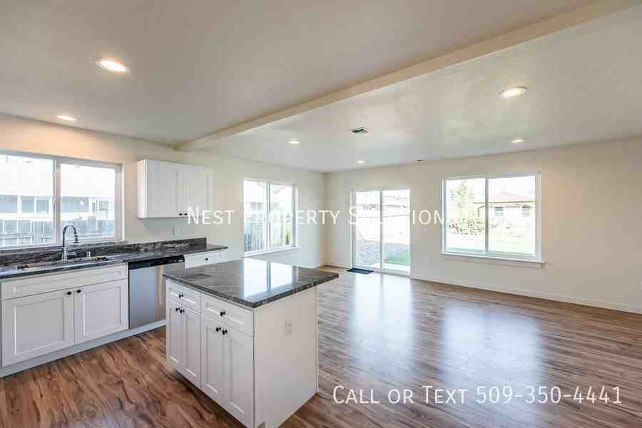 1070 S Grand Dr #A - Photo 5 of 50