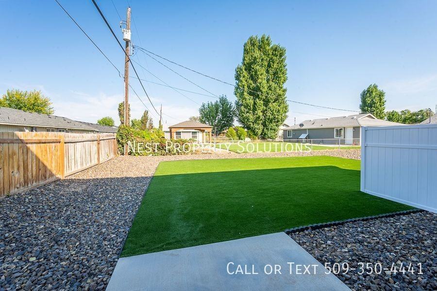 1070 S Grand Dr #B - Photo 4 of 50