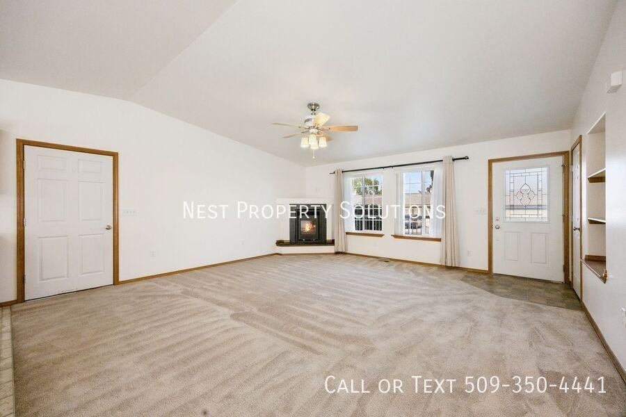 807 Westshore Dr Ne #E18 - Photo 5 of 24