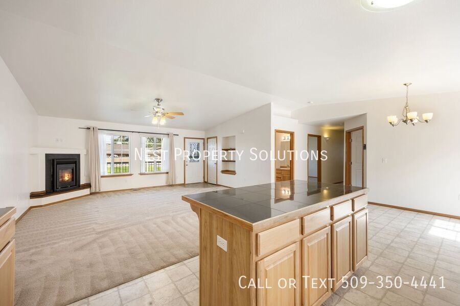 807 Westshore Dr Ne #E18 - Photo 6 of 24