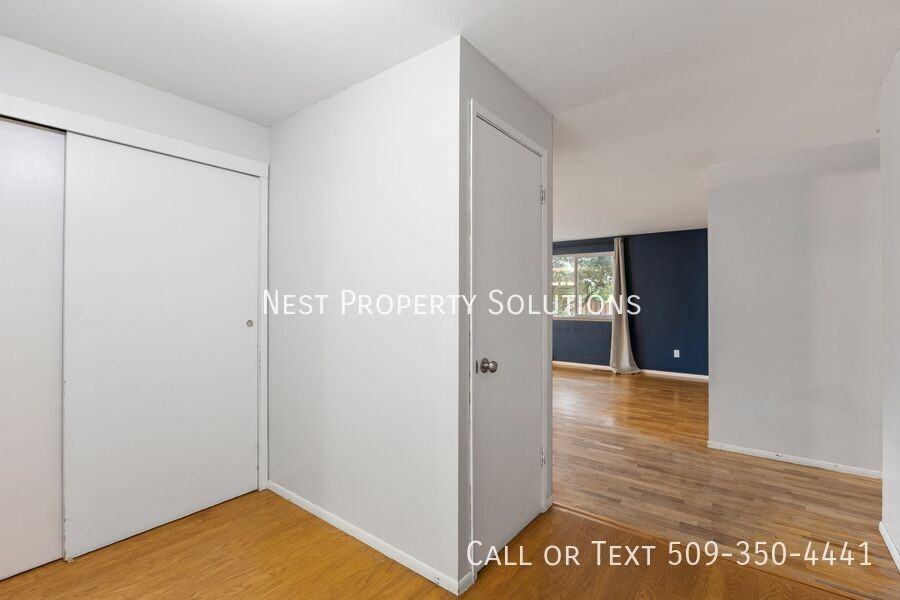 603 N Crestview Dr - Photo 3 of 44