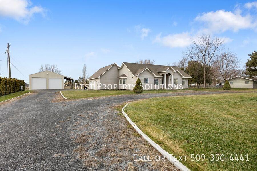 12049 Baseline Rd E - Photo 3 of 32