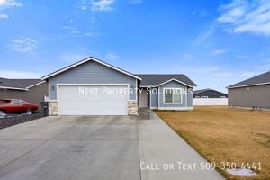 featured image of 935 E Mt Adams St