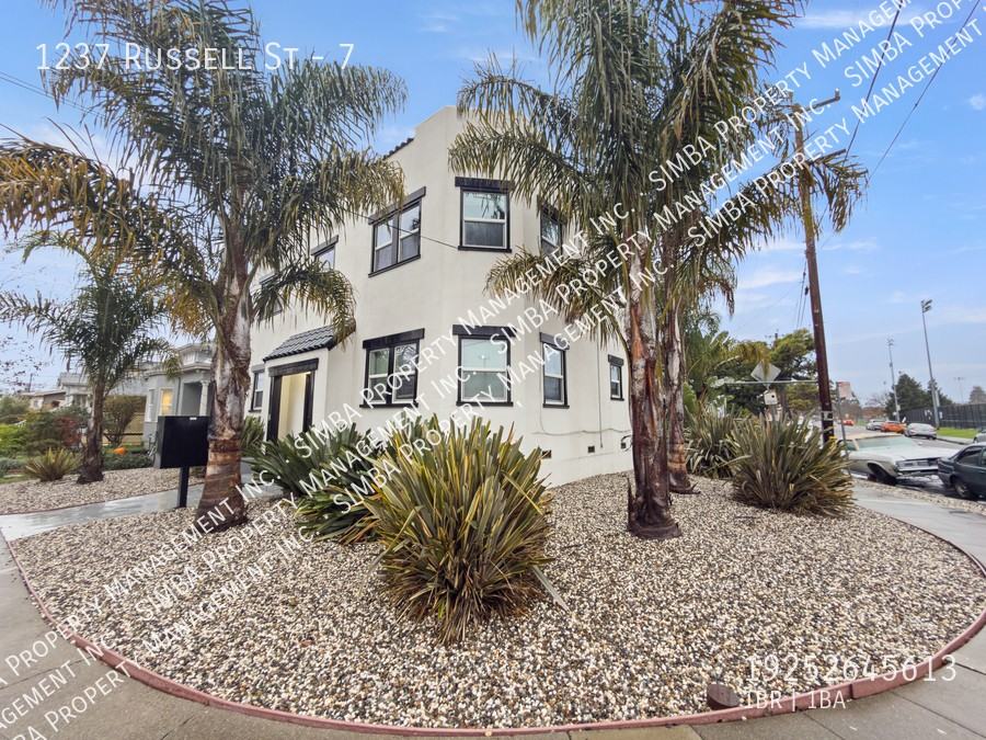 1237 Russell St #7 - Photo 3 of 23