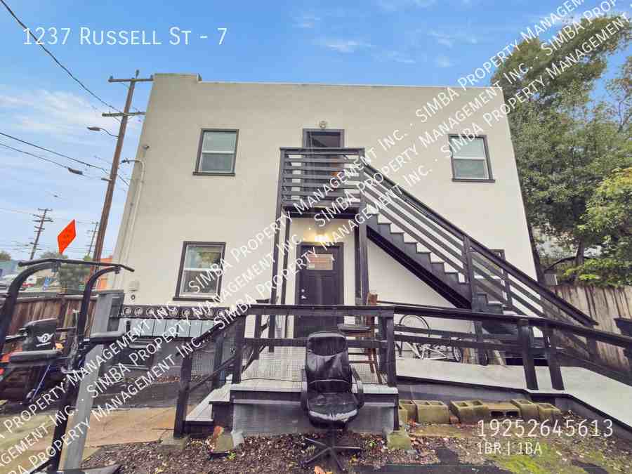 1237 Russell St #7 - Photo 5 of 23