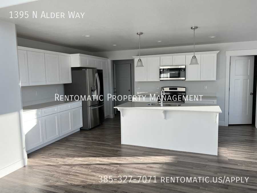 1395 N Alder Way - Photo 3 of 38