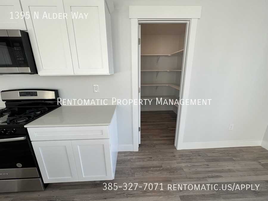 1395 N Alder Way - Photo 4 of 38