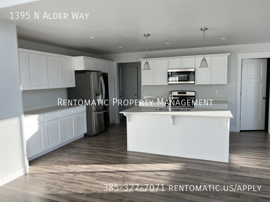 1395 N Alder Way - Photo 7 of 38