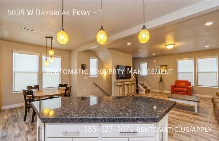 5039 W Daybreak Pkwy #1 - Photo 2 of 10