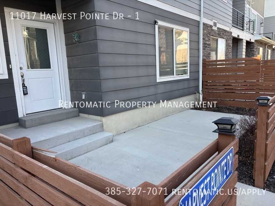 11017 S Harvest Pointe Dr #1 - Photo 4 of 43