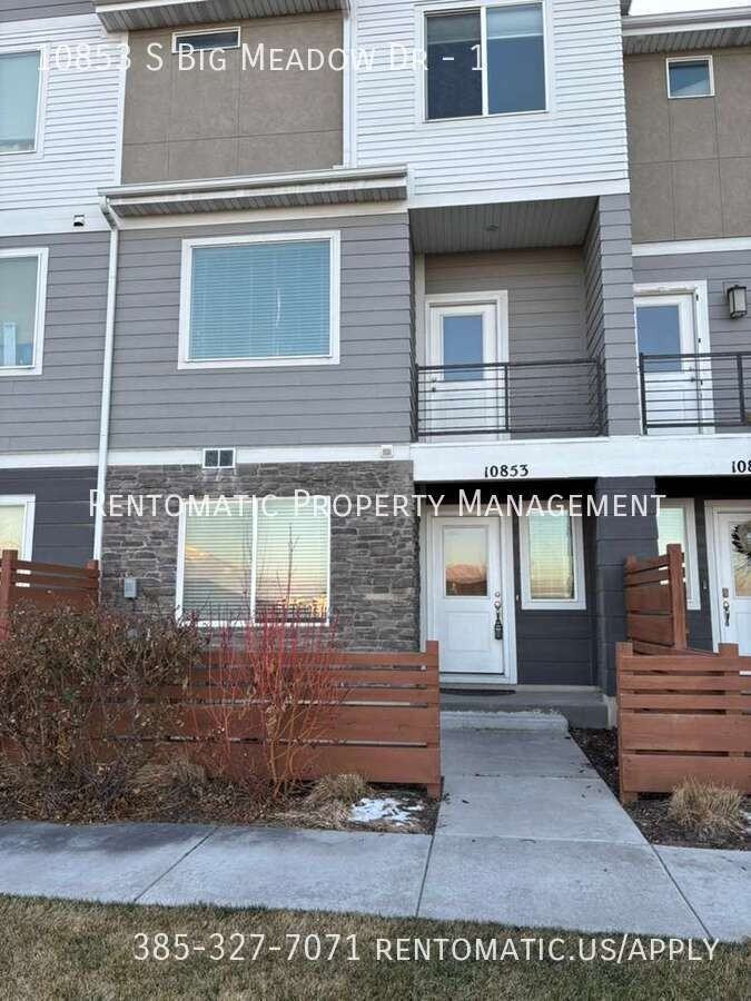 10853 S Big Meadow Dr #1 - Photo 2 of 34