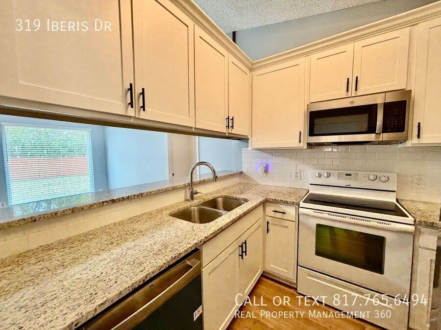 319 Iberis Dr - Photo 3 of 18