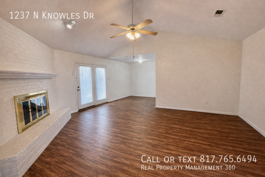 1237 N Knowles Dr - Photo 3 of 16