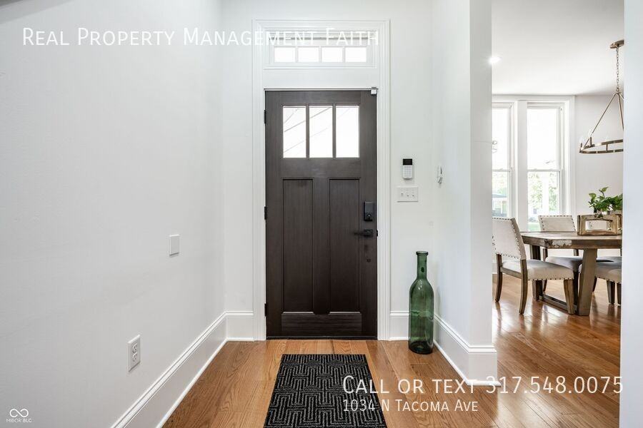 1034 N Tacoma Ave - Photo 4 of 35