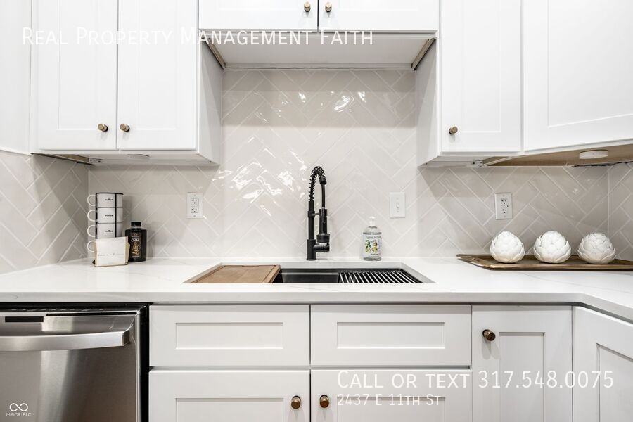 2437 E 11th St - Photo 6 of 13