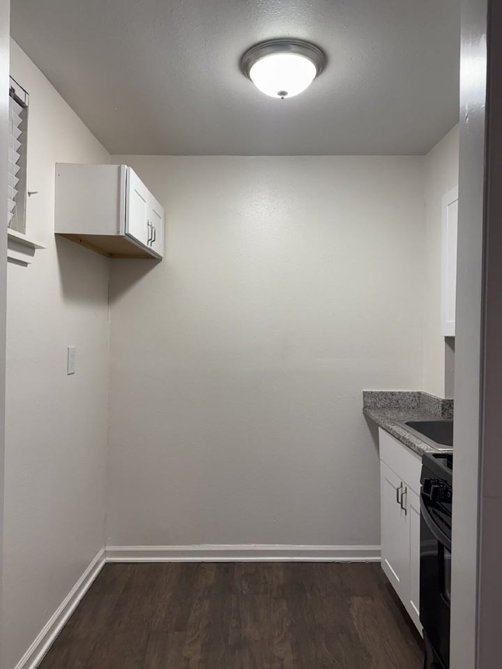 711 E Carson St #A5 - Photo 6 of 15