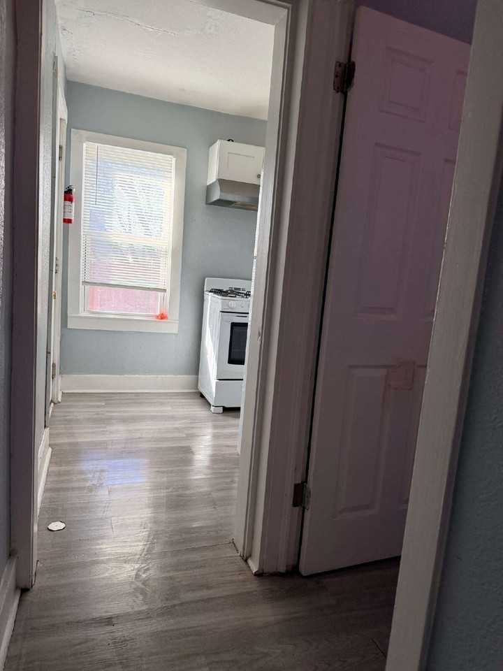 914 Clower #2 - Photo 4 of 11