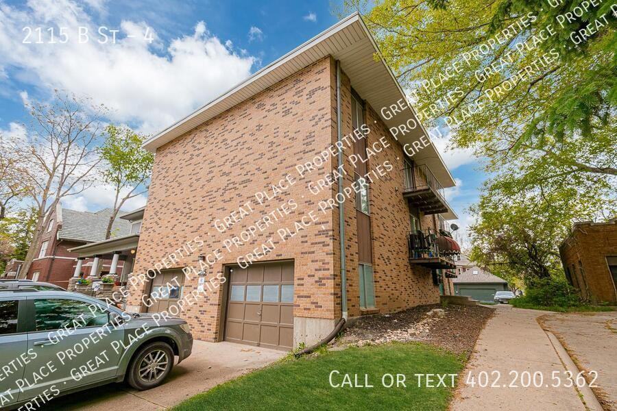 2115 B St #4 - Photo 3 of 17