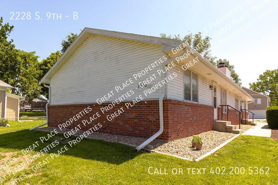 2228 S 9th St #B - Photo 2 of 50