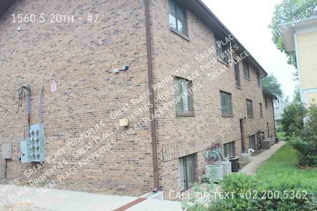 1560 S 20th St #7 - Photo 3 of 20