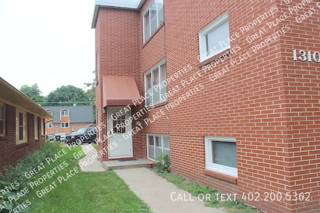 1310 A St #1 - Photo 2 of 8