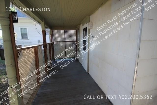 1040 Charleston St - Photo 3 of 17