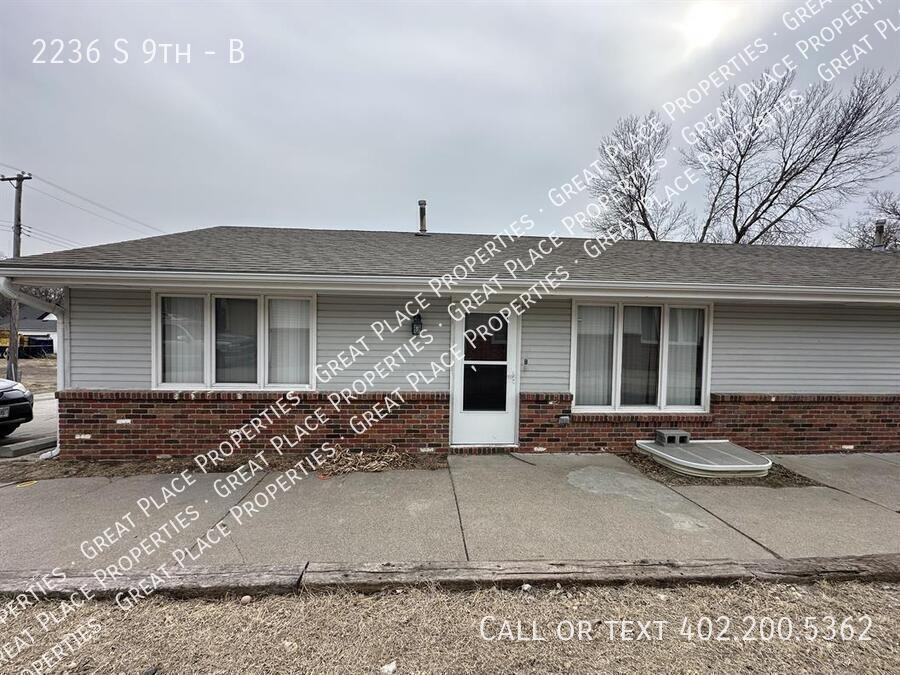 2236 S 9th St #B - Photo 2 of 21