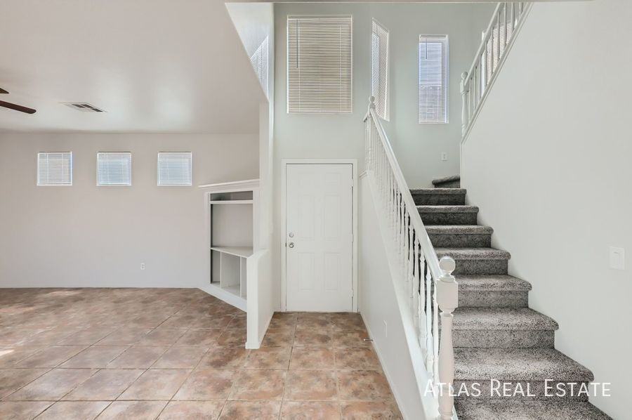 5920 Buckwood Mote St - Photo 4 of 18