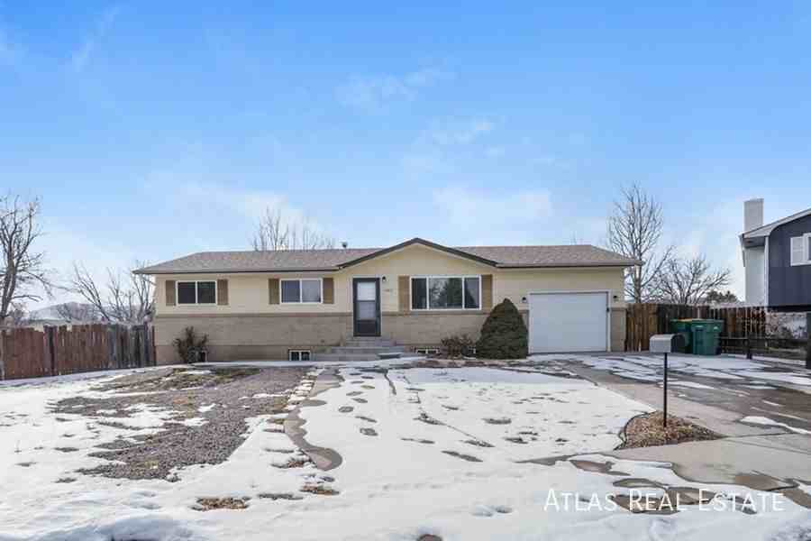 4789 Shadowglen Dr - Photo 2 of 21