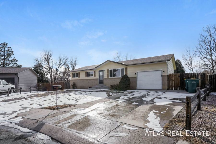 4789 Shadowglen Dr - Photo 3 of 21