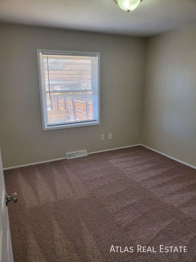 1529 Atwood St - Photo 4 of 14