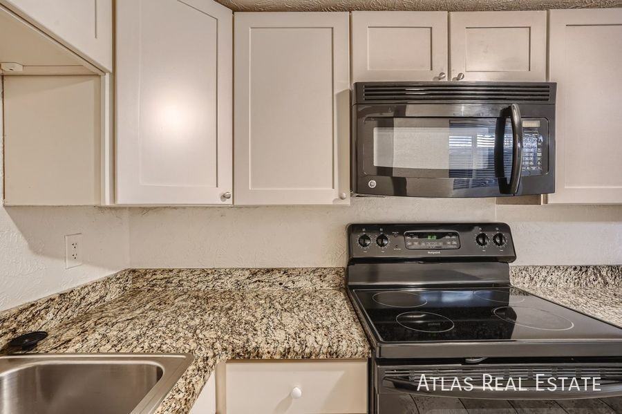 1575 Lima St #B - Photo 3 of 14