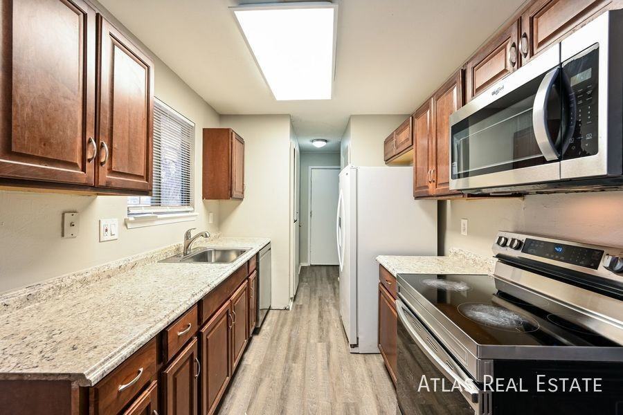 2 Macon Ct - Photo 5 of 20