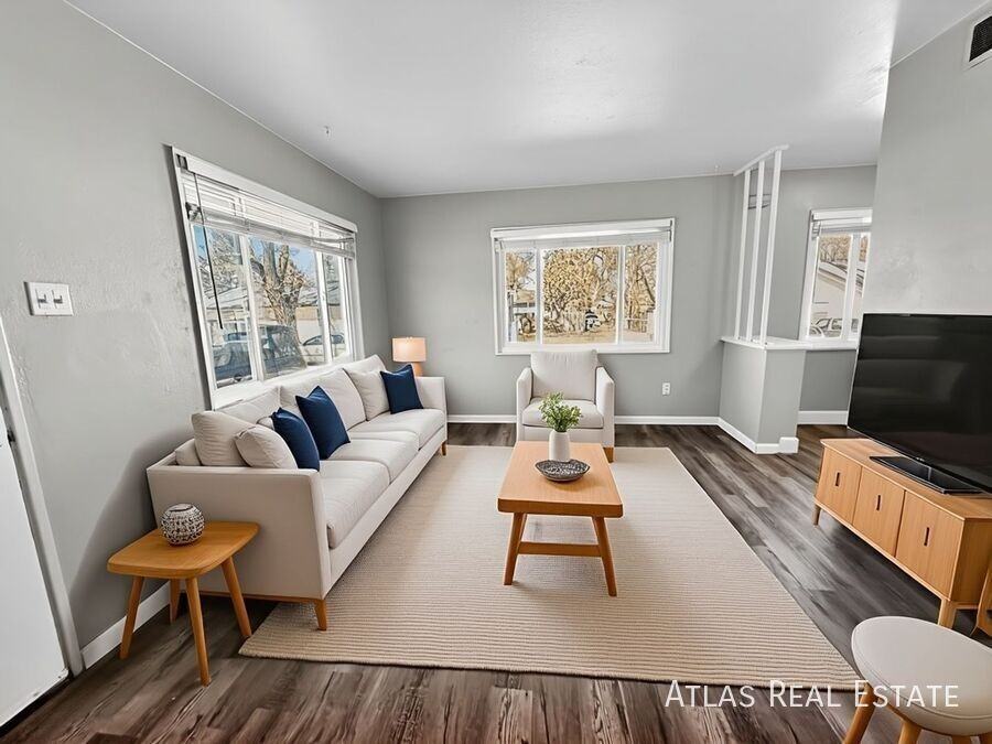 327 May Dr - Photo 2 of 16