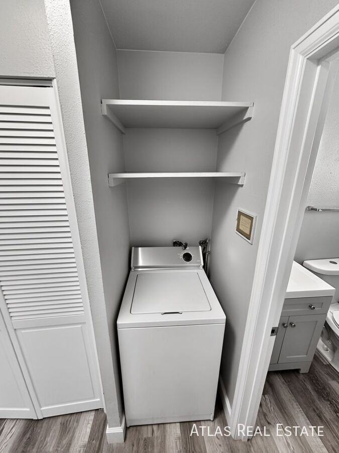 327 May Dr - Photo 7 of 16