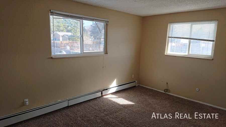 910 Bishop Ct #B - Photo 5 of 9