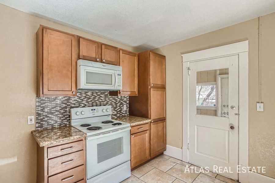 1416 11th Ave #A - Photo 5 of 22