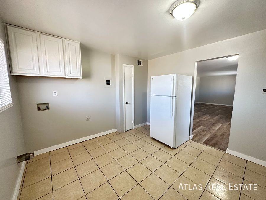 2707 N Chestnut St #3 - Photo 5 of 12